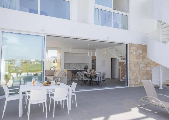 Vie Bleu 3 Bedroom Vila