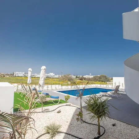 Vie Bleu 3 Bedroom Villa *