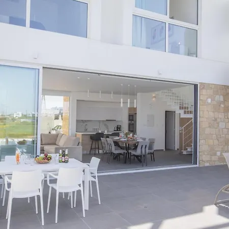 Vie Bleu 3 Bedroom Villa