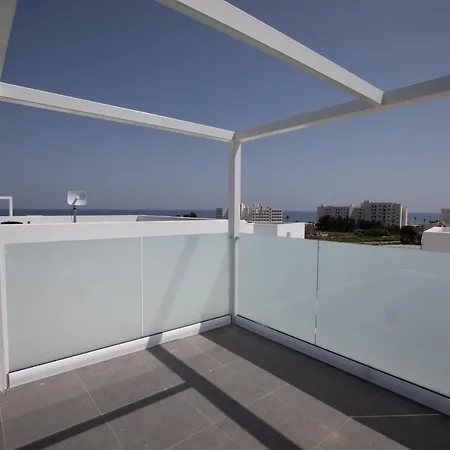 Vie Bleu 3 Bedroom Villa *