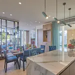 Villa Vie Bleu 3 Bedroom *