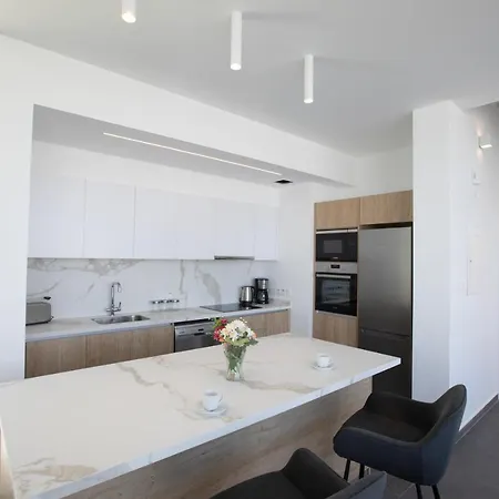 Vie Bleu 3 Bedroom プロタラス