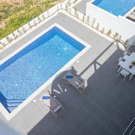 Vie Bleu 3 Bedroom * 프로타라스