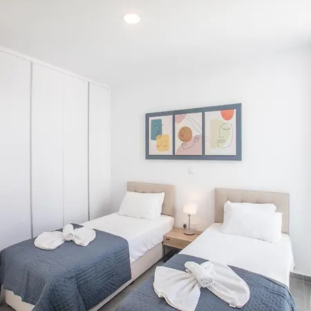 Vie Bleu 3 Bedroom プロタラス