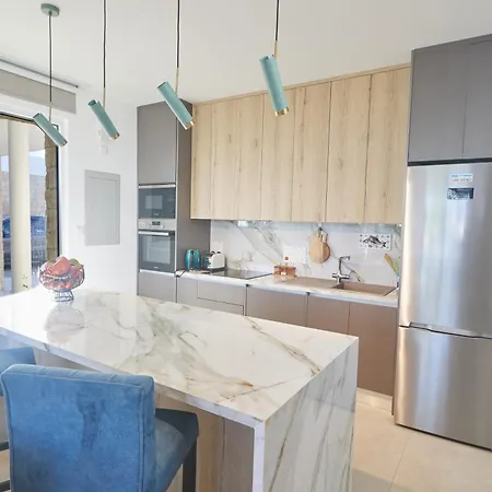 Vie Bleu 3 Bedroom ヴィラ プロタラス